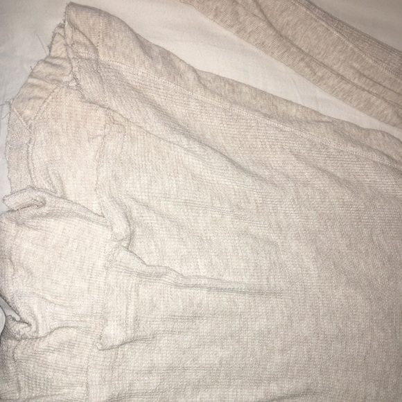 Free People oatmeal colored thermal sweater - Picture 8 of 8